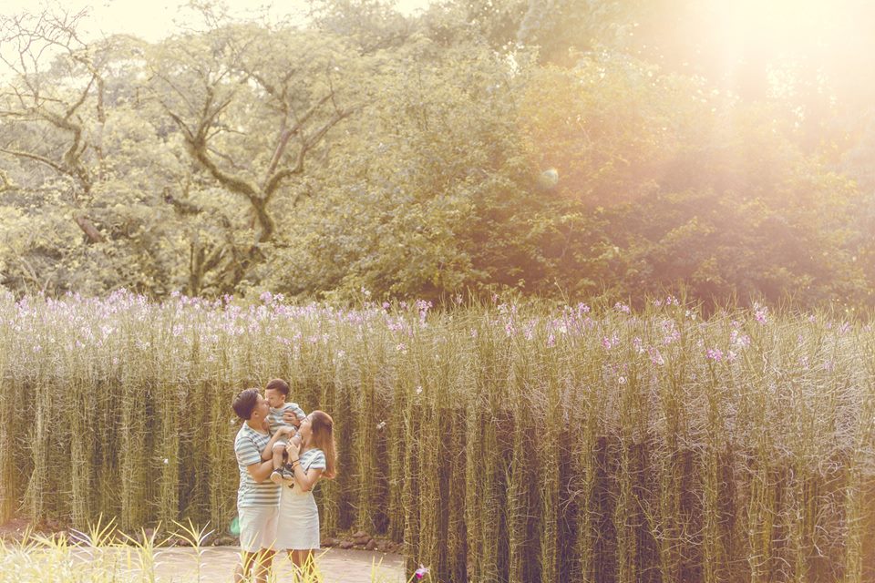 Why Choose Outdoor Family Photoshoot