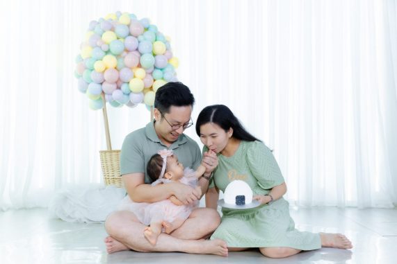 Family Cake Smash Photography - One Year Old Birthday Singapore