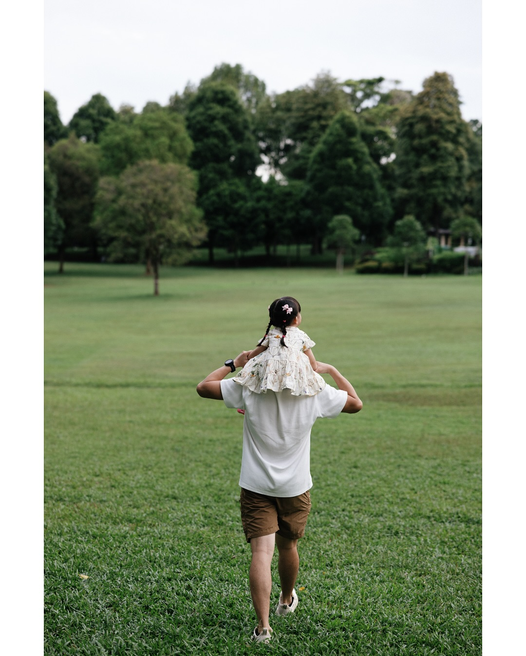 happy moment captured in professional family photoshoot