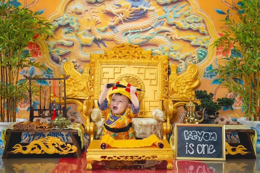 Little Emperor baby photoshoot cute moments