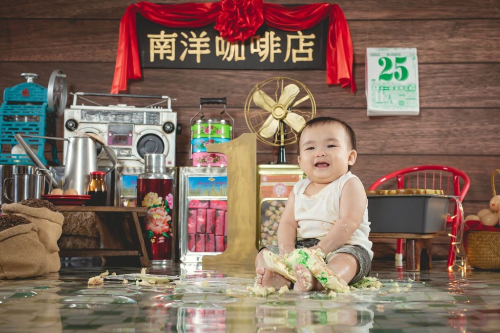 Book Your Baby Cake Smash in Singapore Today