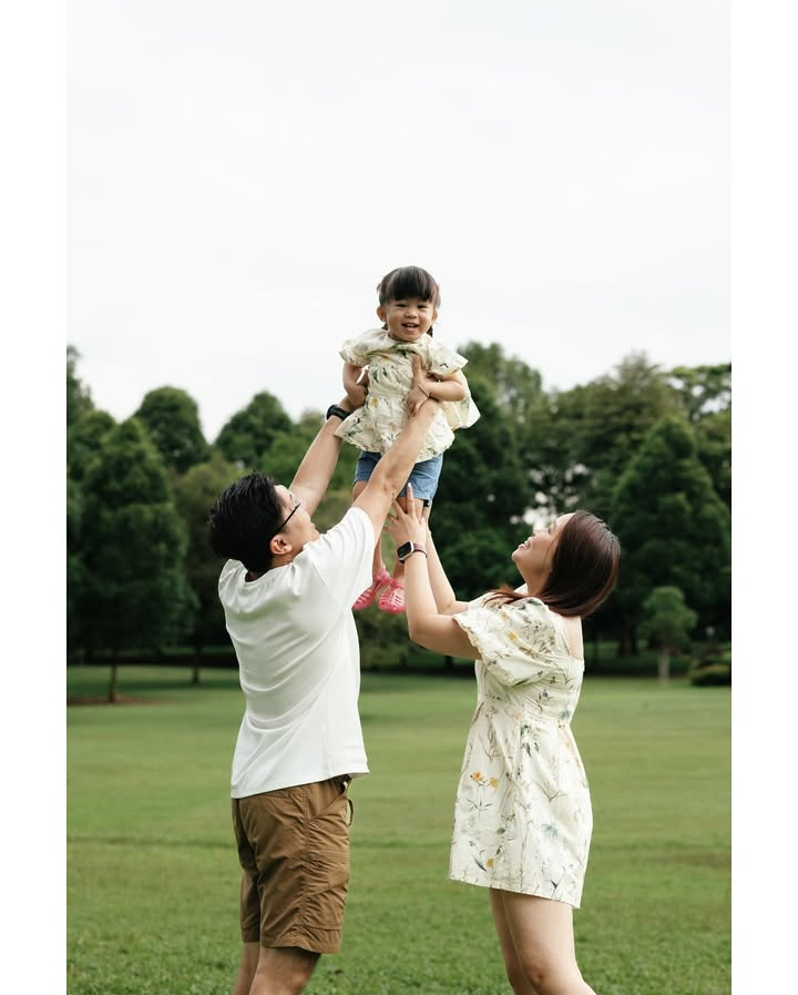 annual photoshoot happy family