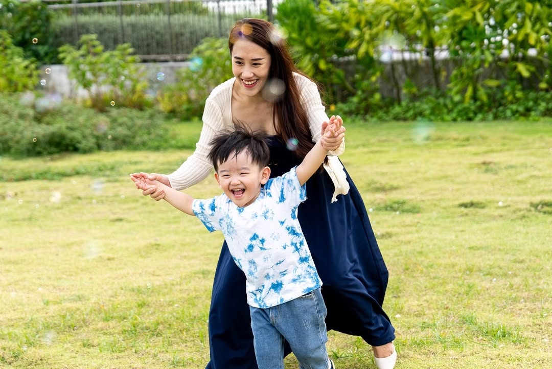 family photoshoot fun