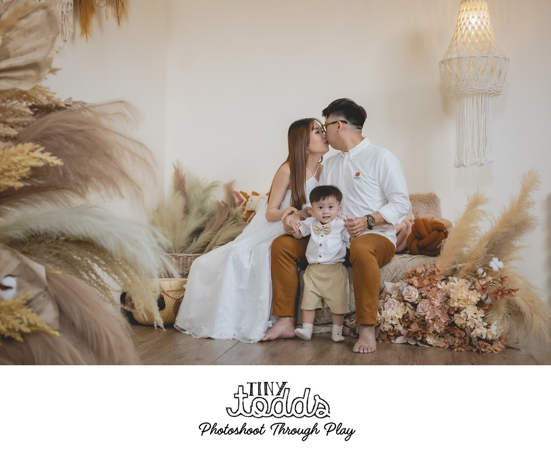 Family Portrait Photography in Singapore: Capturing Love, Legacy & Everyday Moments