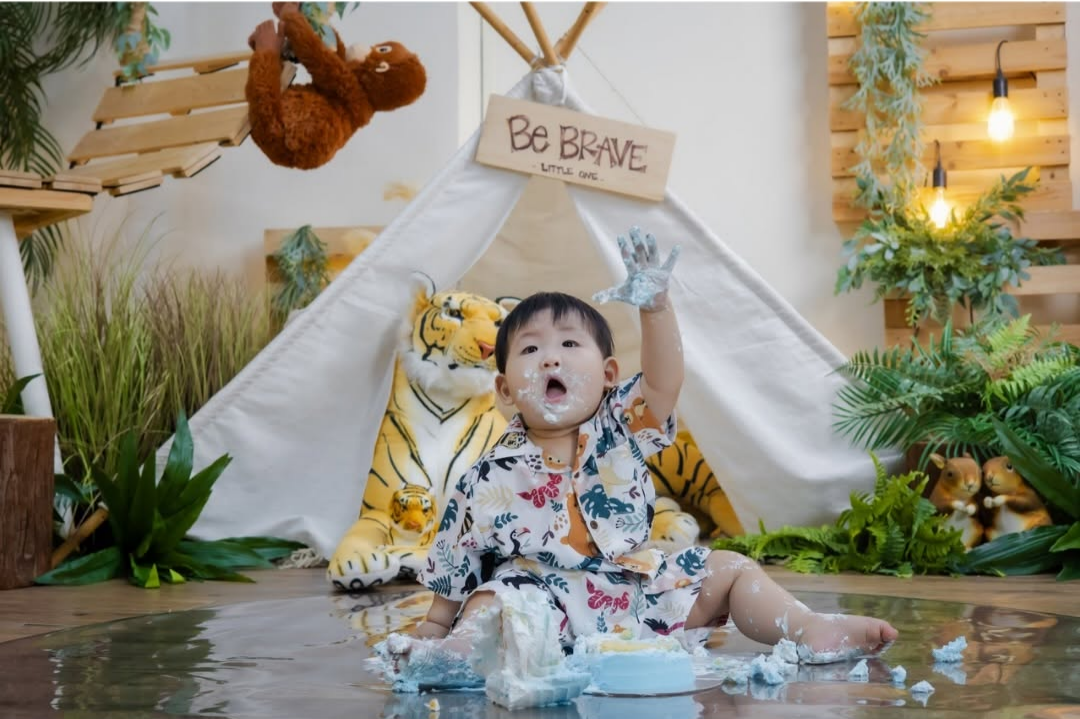 baby cake smash photoshoot